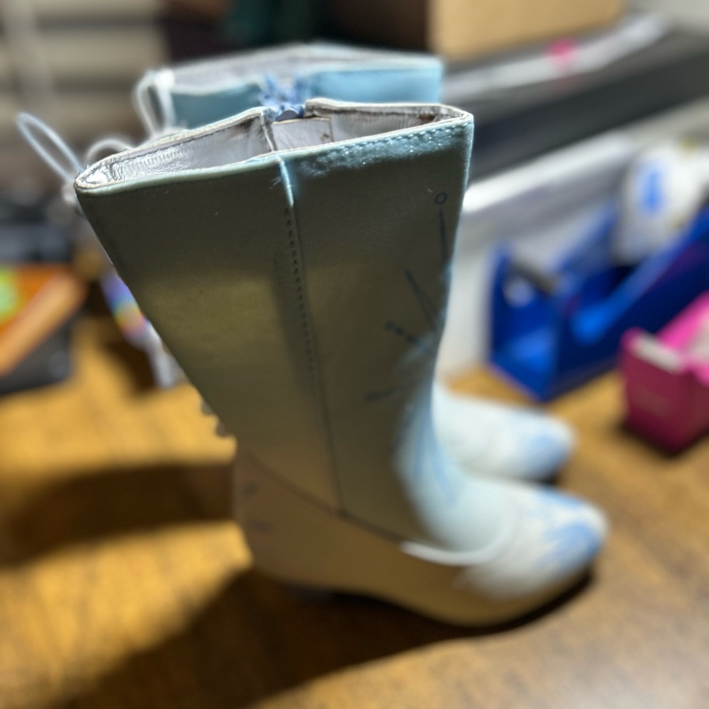 Disney Elsa boots size 9/10 toddler